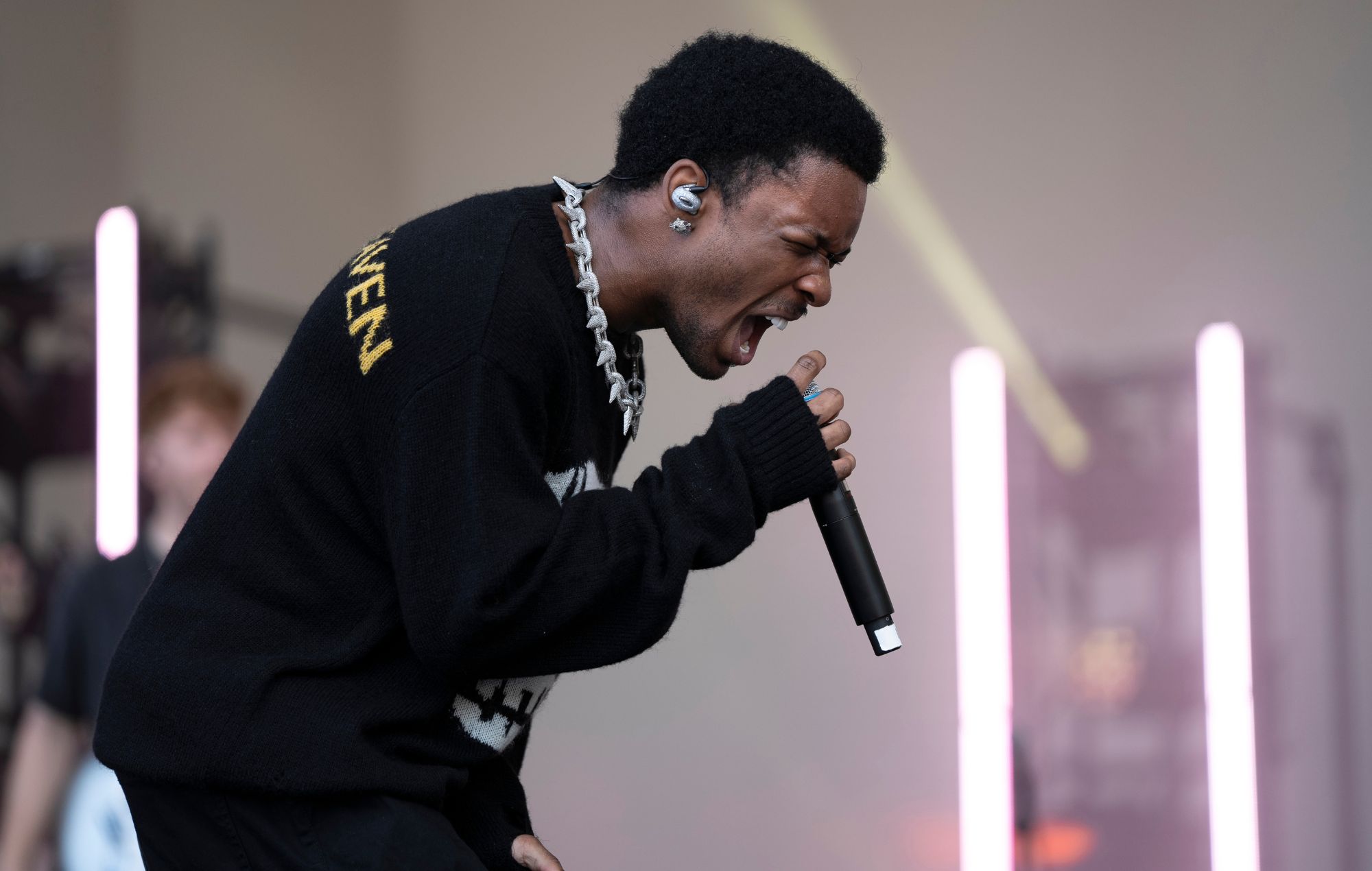 d4vd performs on stage in 2024