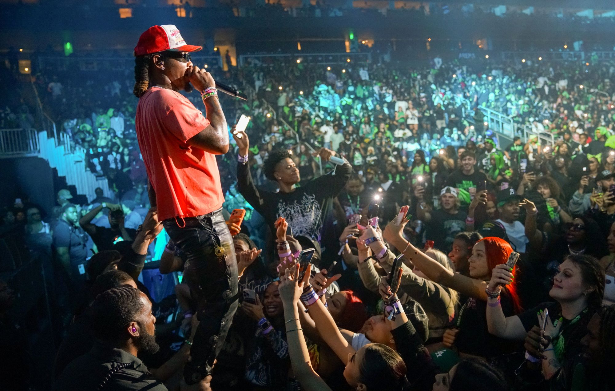 Offset performs live