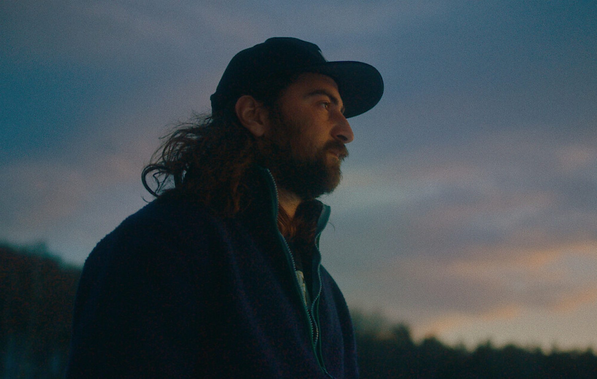 Noah Kahan press photograph