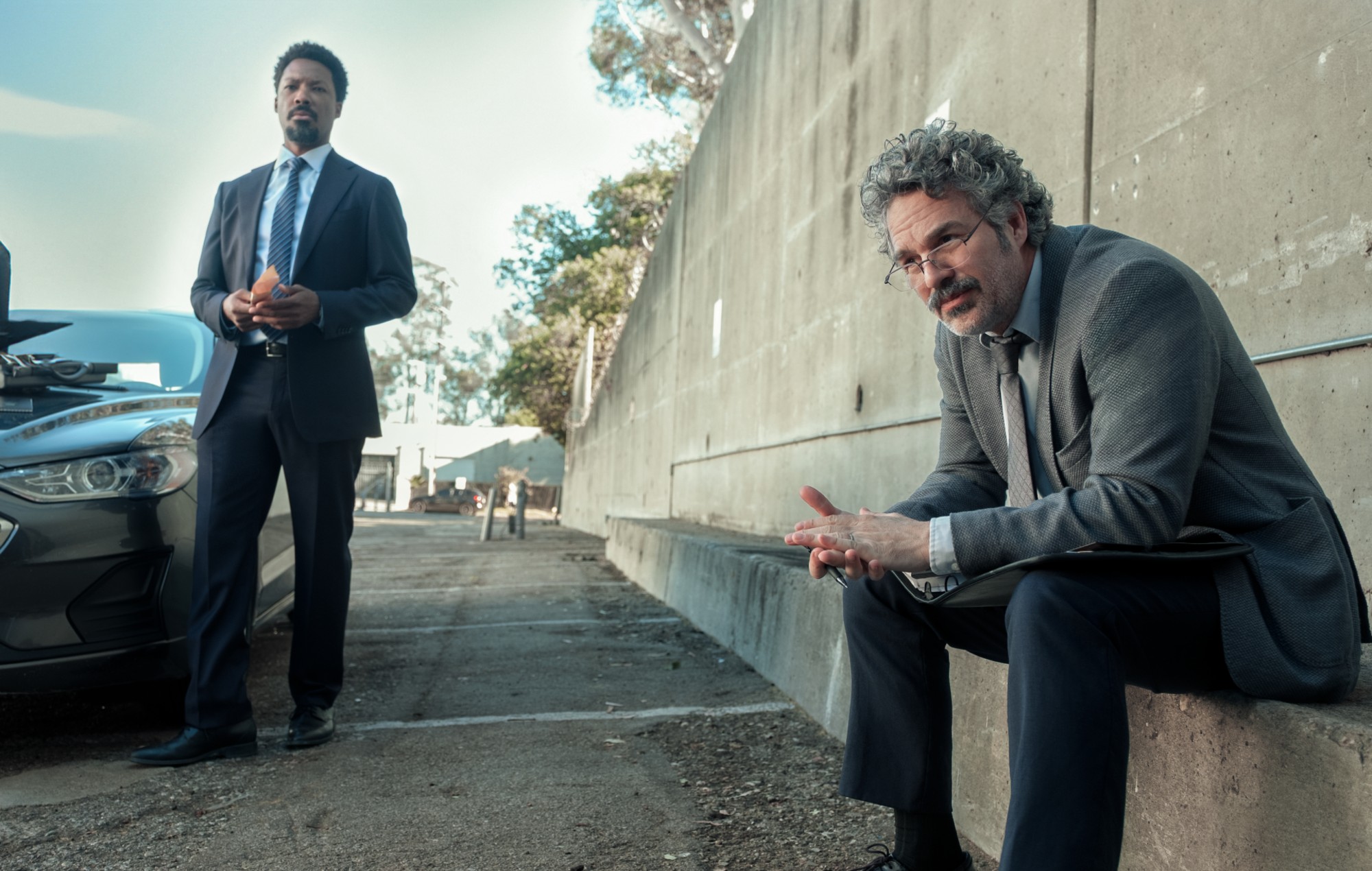 Corey Hawkins and Mark Ruffalo in Crime 101