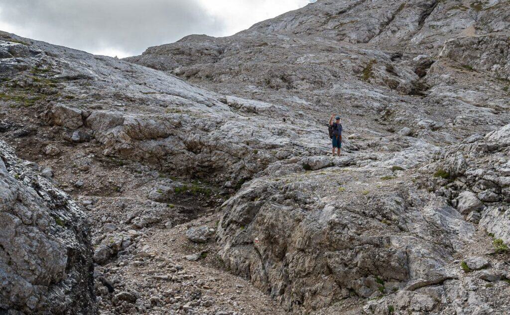 Easy hiking on a clear day but could be problematic in fog