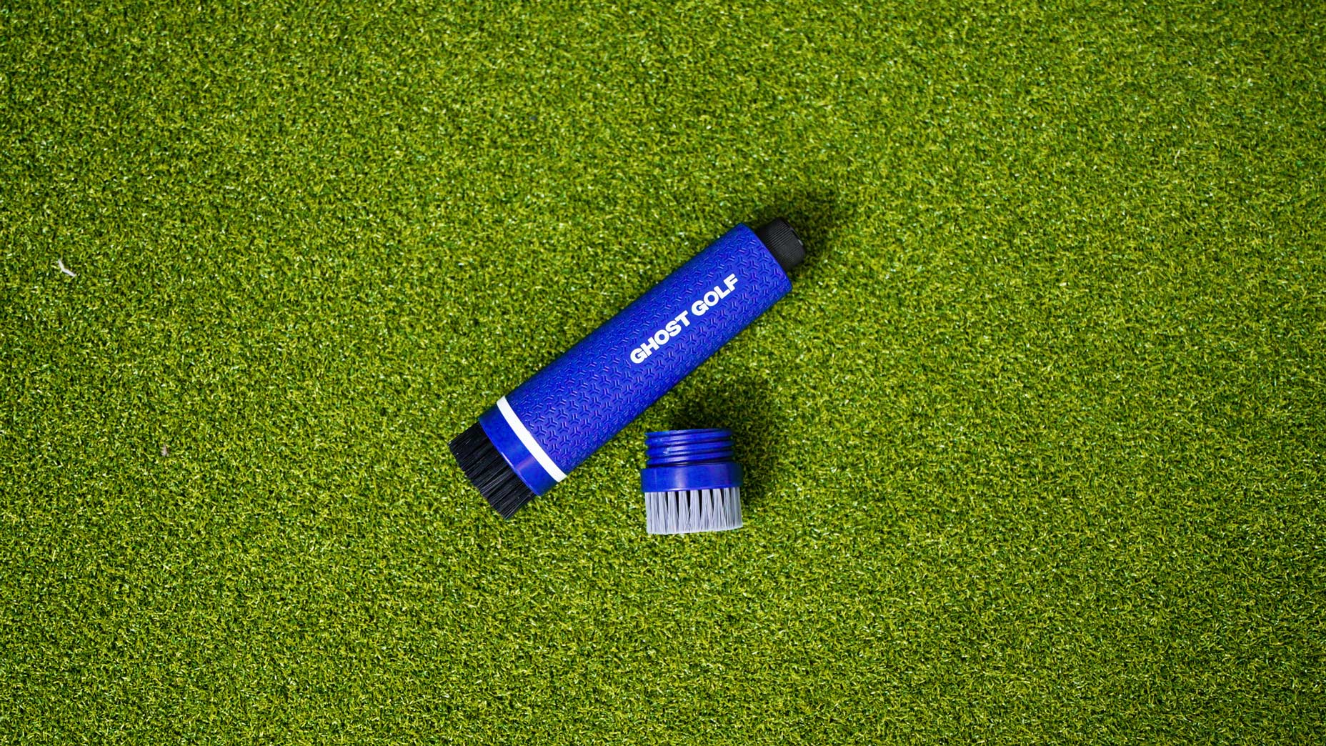 Ghost-Golf-Brush---Navy---On-Turf
