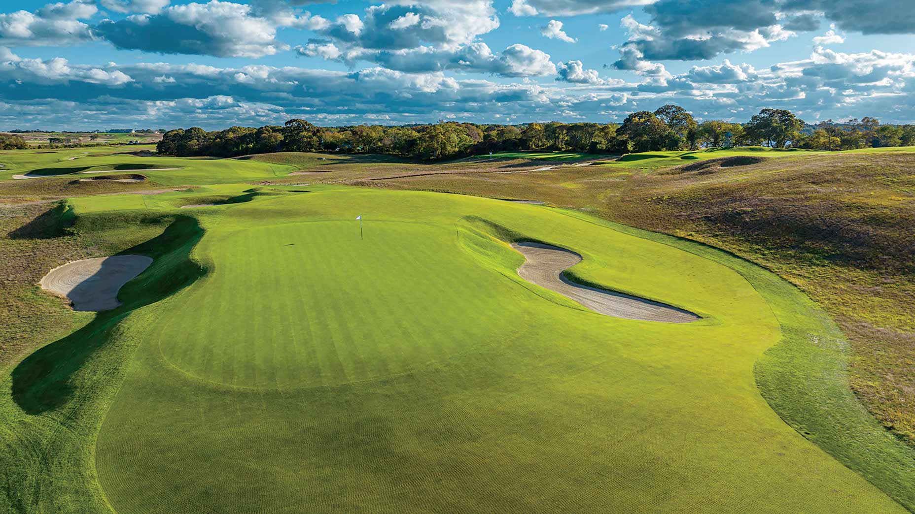 The par-3 4th hole at National Golf Links of America.