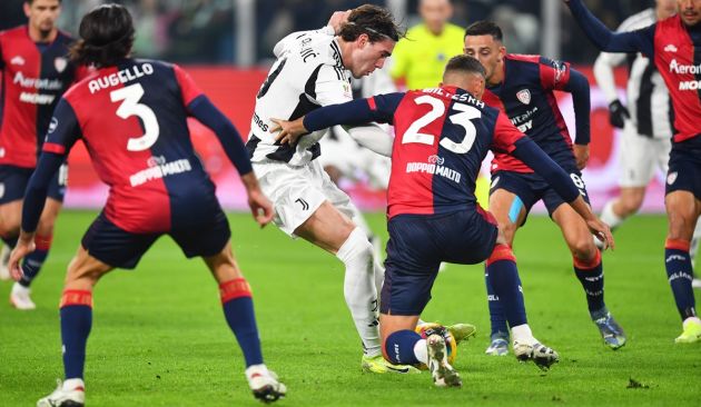 Vlahovic scoring against Cagliari