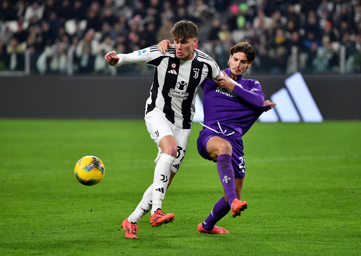 Nicolo Savona in action against Fiorentina