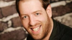 Alan Piket is a stand-up comedian, promoter, actor, and content creator based in Boston. Originally from New Jersey, he built his career through consistent work on stage and behind the scenes. His approach to comedy is grounded in honesty, observation, and connection.